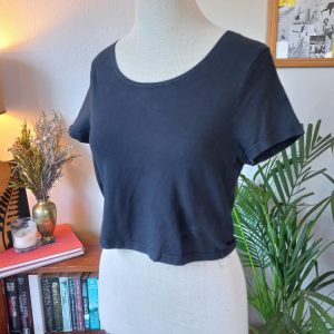 Black Crop T-shirt | Medium