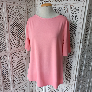 Pink T-shirt | Medium