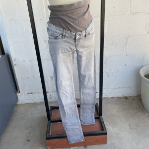 Grey Skinny Jeans | Maternity 6