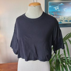 Black Crop T-shirt | Medium