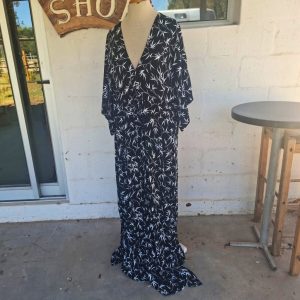 Black and White Long Sleeve Dress | 40