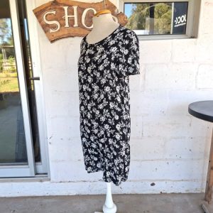 Black and White Floral Dress | XS