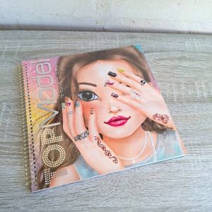 Top Model Hand Designer