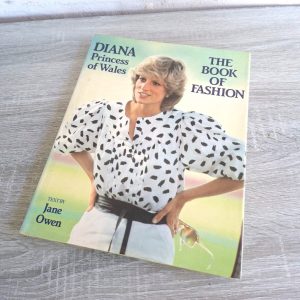 Diana Princess of Wales - The Book of Fashion